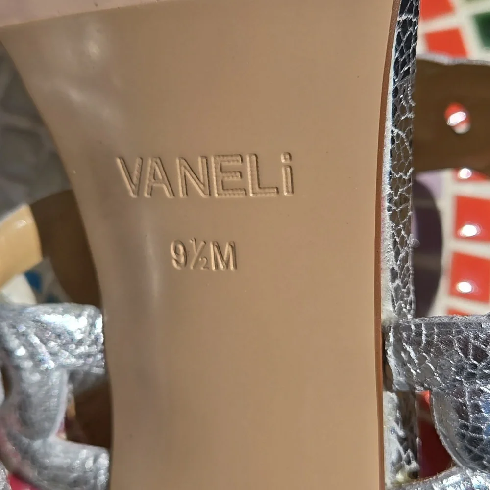 VANELi Slingback Chunky Heel Sandals - Picture 12 of 14